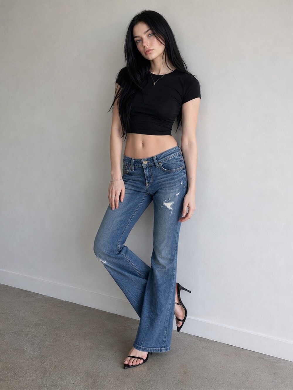 American Eagle AE Hipster Distressed Flare Jeans Size 2 Y2K Low Rise Stretch